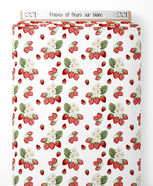 Tissu - Fraises et fleurs sur blanc