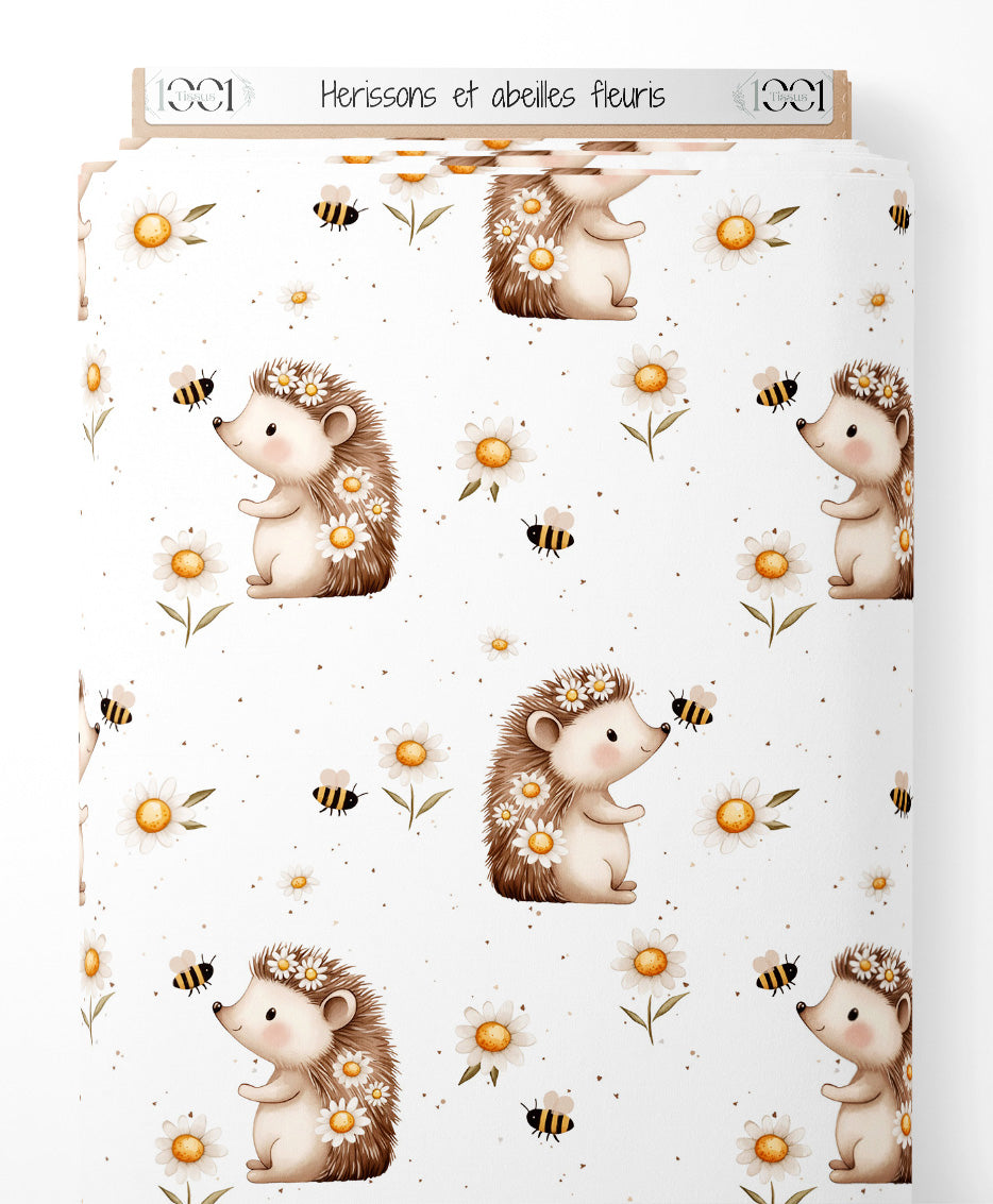 Tissu - Hérissons et abeilles fleuris