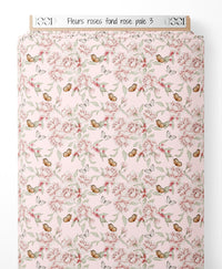 Tissu - Fleurs roses sur fond rose pâle 3