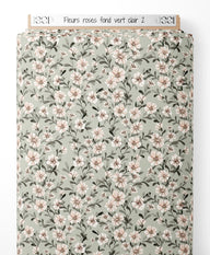 Tissu - Fleurs roses sur fond vert clair 2