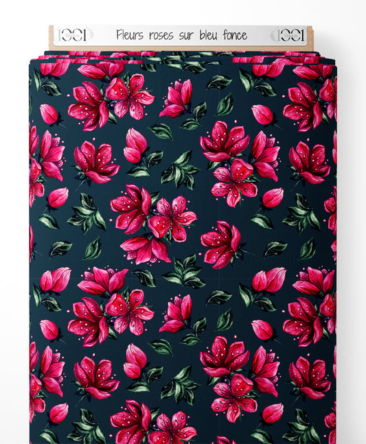 Tissu - Fleurs roses sur bleu foncé