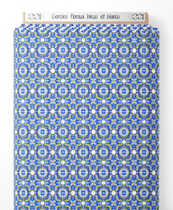 Tissu - Cercles floraux bleus et blancs