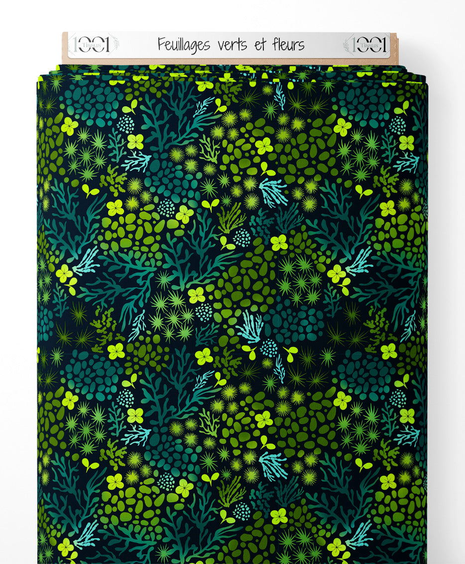 Tissu - Feuillages verts et fleurs