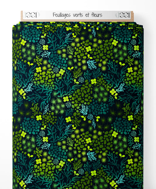 Tissu - Feuillages verts et fleurs