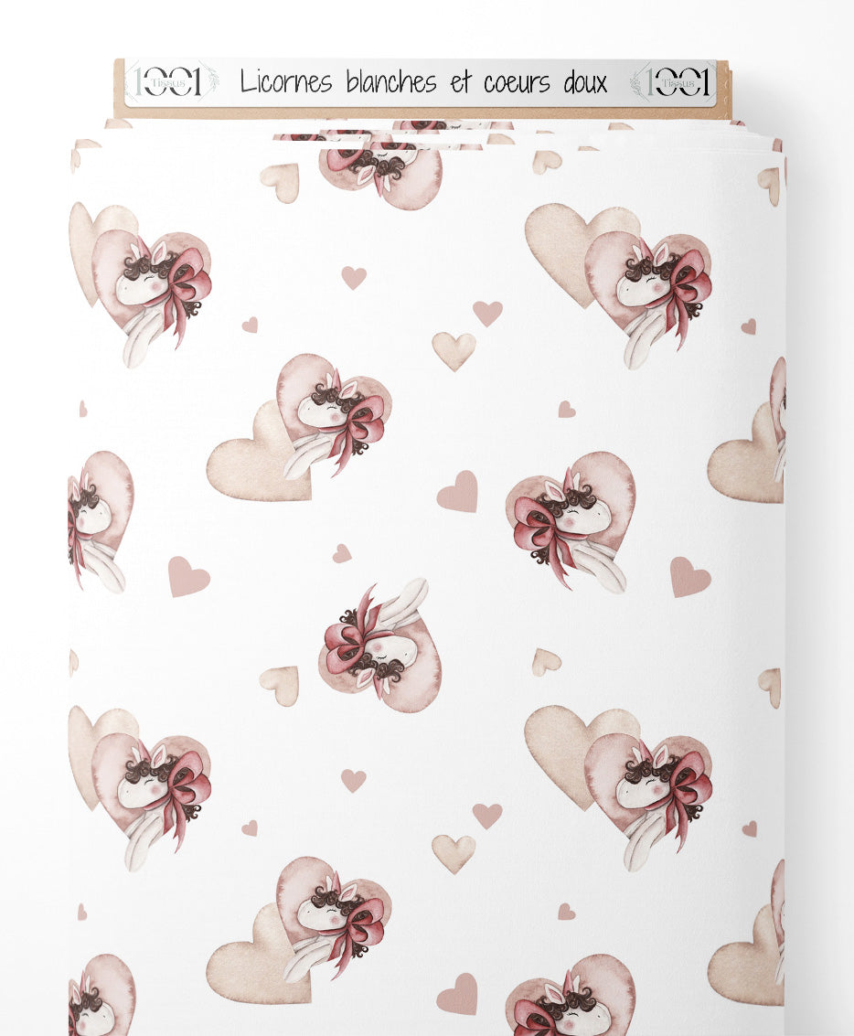 Tissu - Licornes blanches et cœurs doux