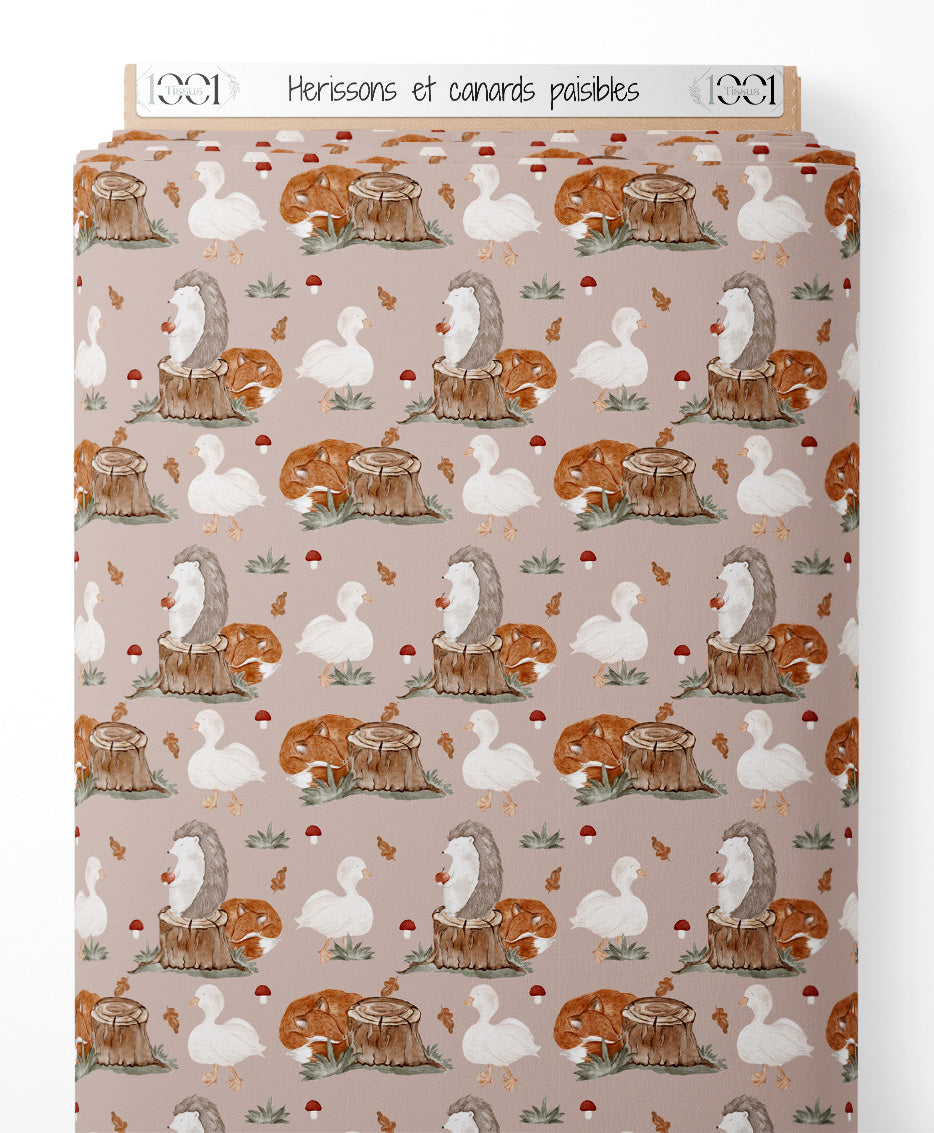 Tissu - Hérissons et canards paisibles