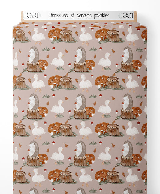 Tissu - Hérissons et canards paisibles