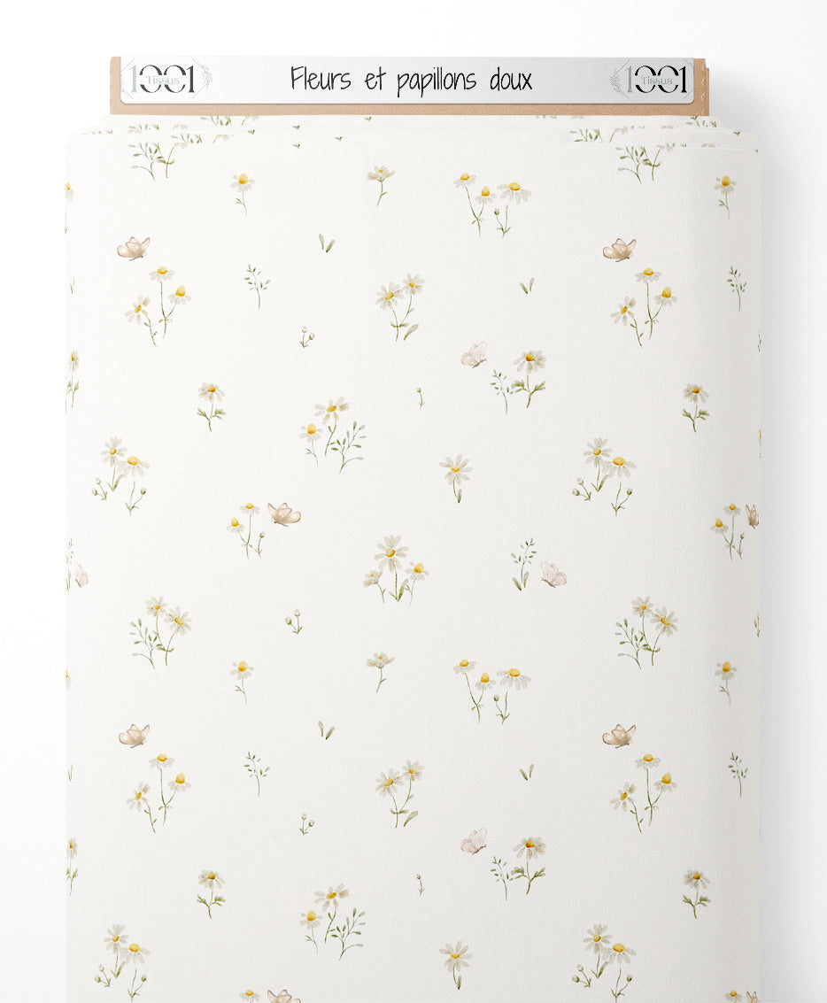 Tissu - Fleurs et papillons doux