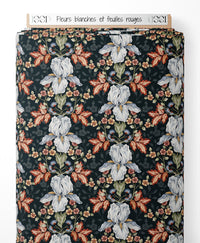 Tissu - Fleurs blanches et feuilles rouges