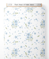 Tissu - Fleurs bleues et feuilles douces