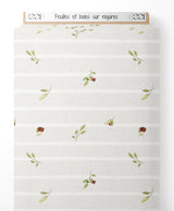 Tissu - Feuilles et baies sur rayures