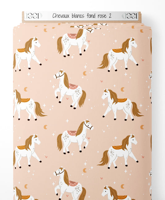Tissu - Chevaux blancs sur fond rose 2