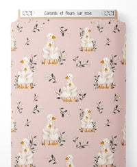 Tissu - Canards et fleurs sur rose