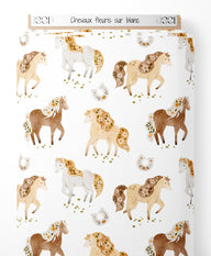 Tissu - Chevaux fleuris sur blanc