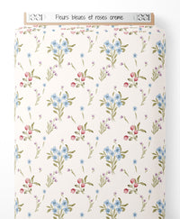Tissu - Fleurs bleues et roses crème