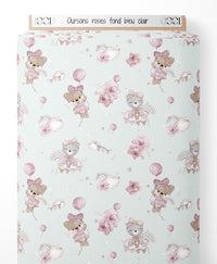 Tissu - Oursons roses sur fond bleu clair
