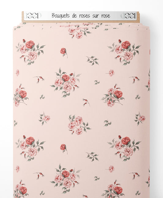 Tissu - Bouquets de roses sur rose