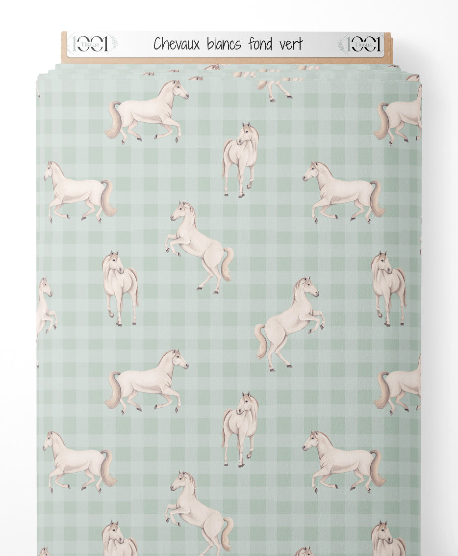 Tissu - Chevaux blancs sur fond vert