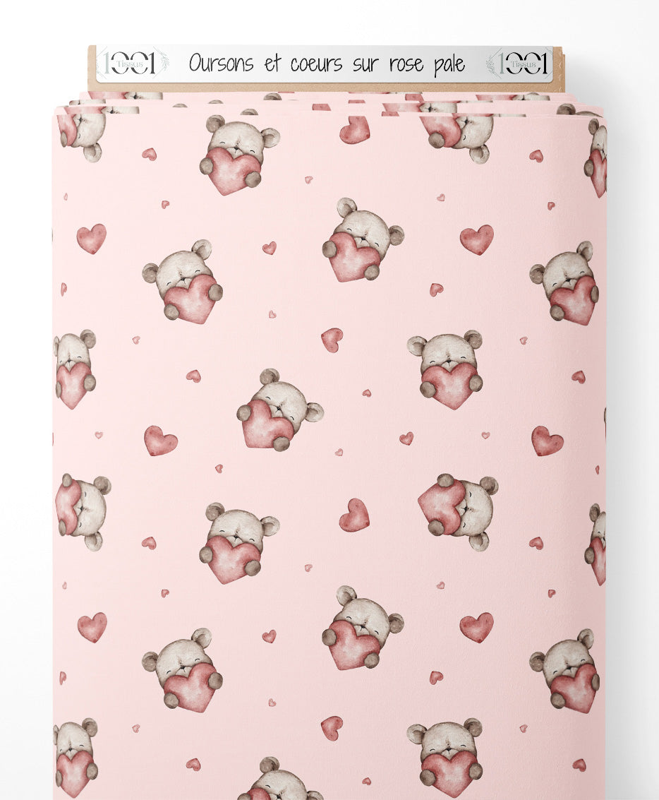 Tissu - Oursons et cœurs sur rose pâle