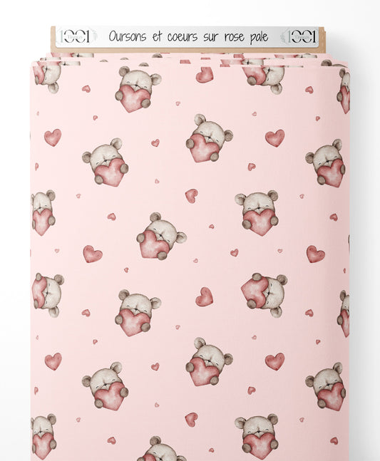 Tissu - Oursons et cœurs sur rose pâle
