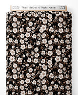 Tissu - Fleurs blanches et feuilles marron