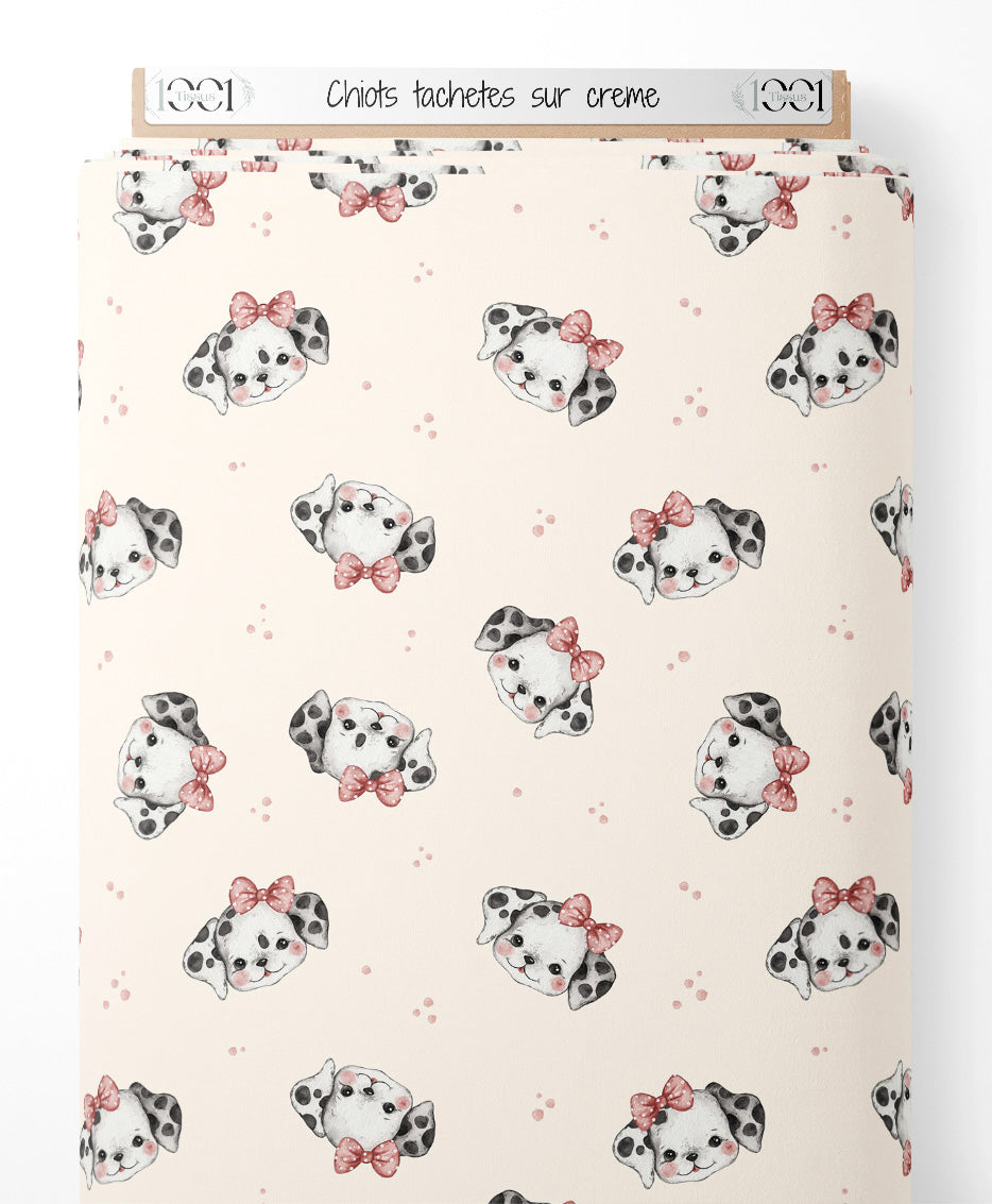 Tissu - Chiots tachetés sur crème