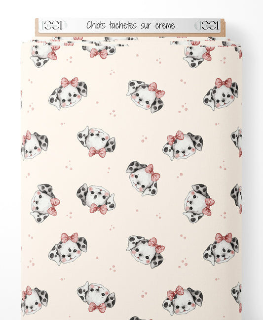 Tissu - Chiots tachetés sur crème