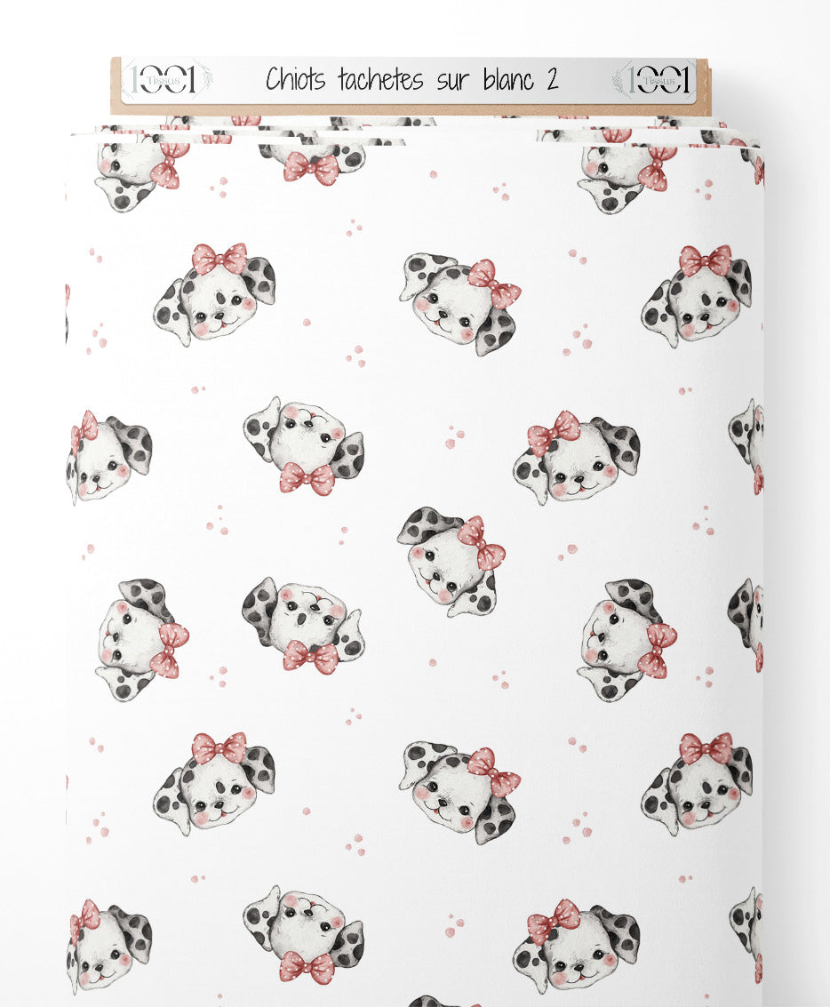 Tissu - Chiots tachetés sur blanc 2