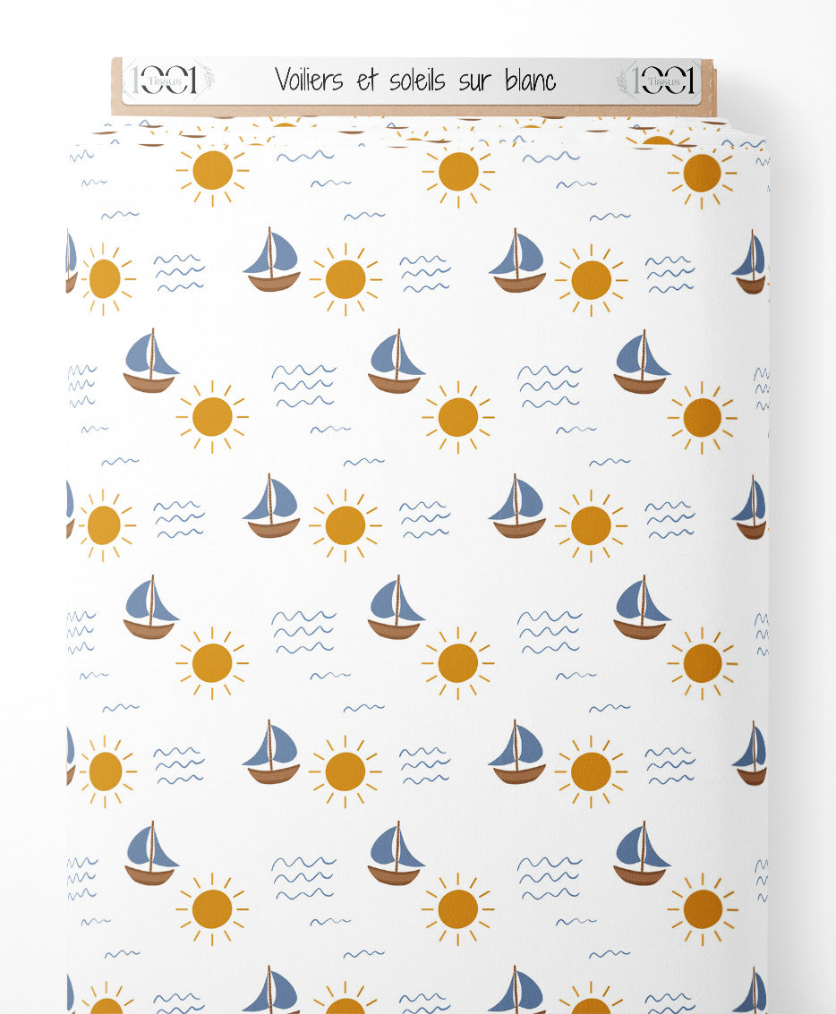 Tissu - Voiliers et soleils sur blanc