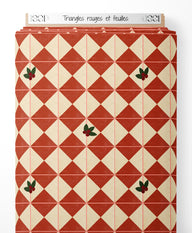 Tissu - Triangles rouges et feuilles
