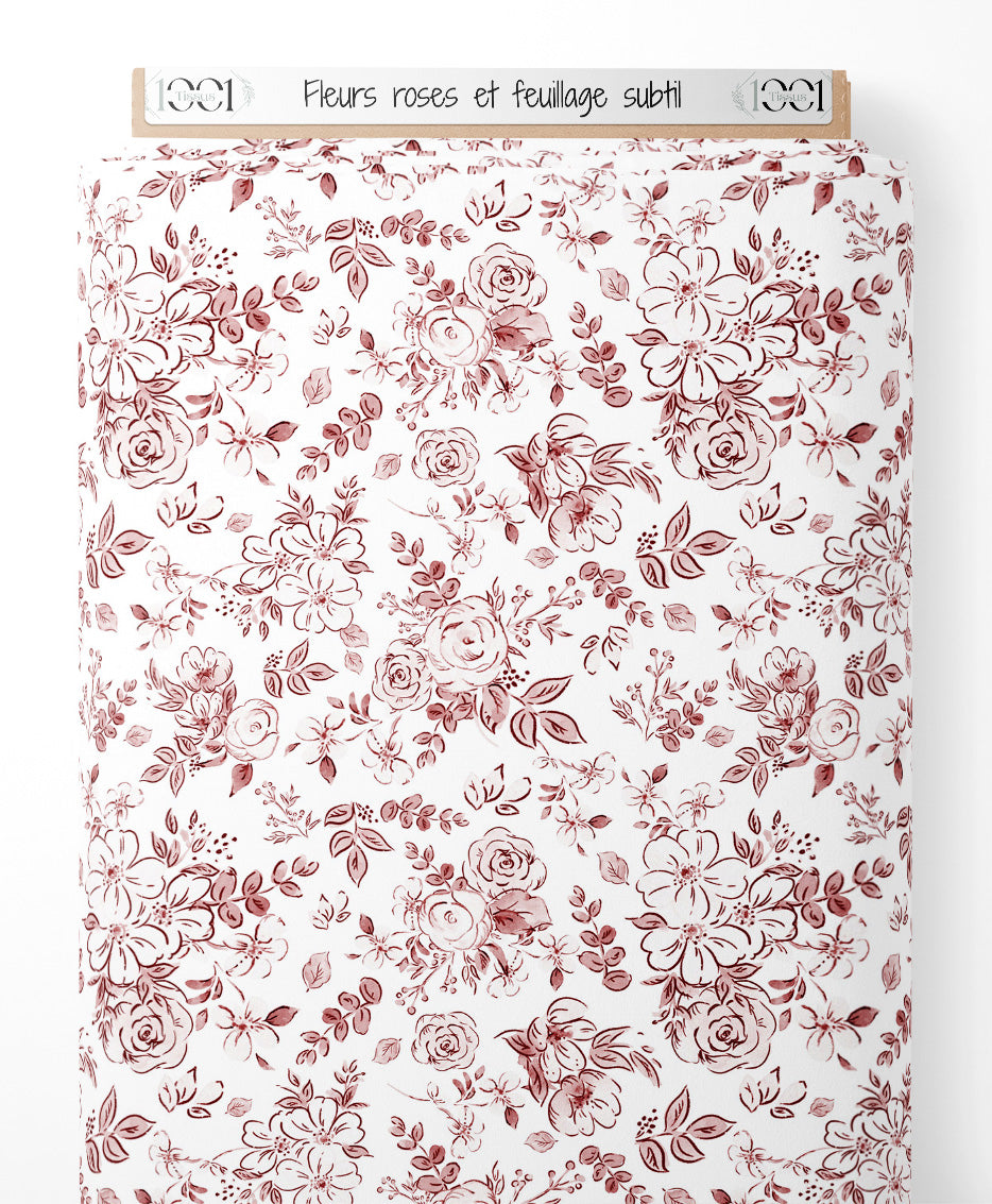 Tissu - Fleurs roses et feuillage subtil