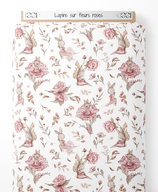 Tissu - Lapins sur fleurs roses