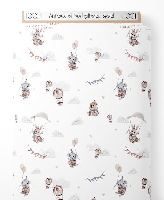 Tissu - Animaux et montgolfières pastel