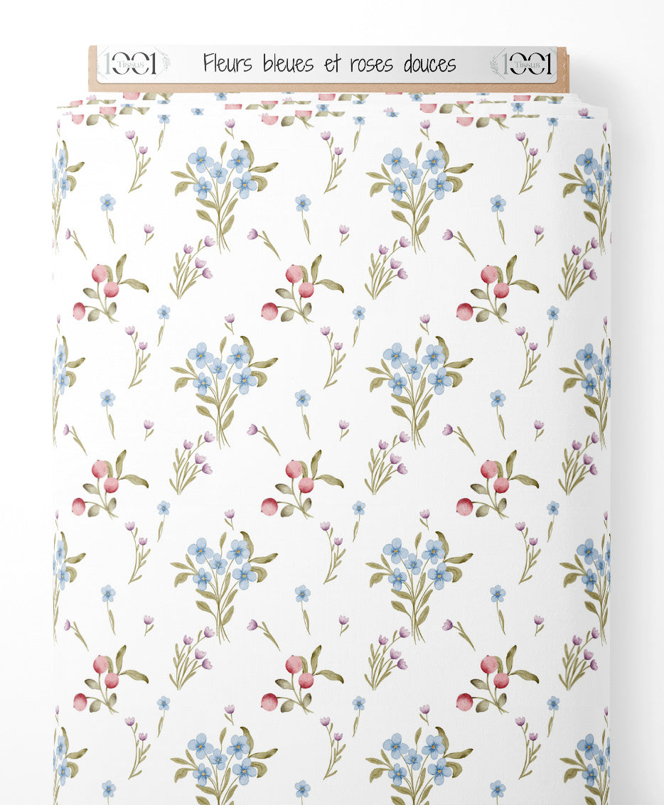 Tissu - Fleurs bleues et roses douces