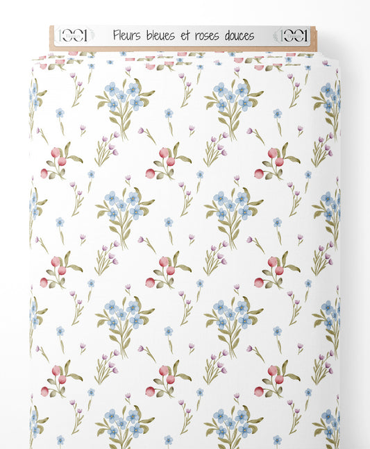 Tissu - Fleurs bleues et roses douces