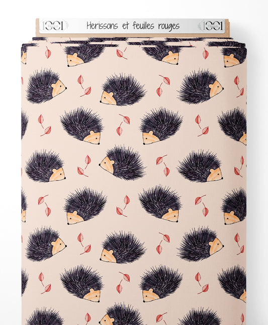 Tissu - Hérissons et feuilles rouges