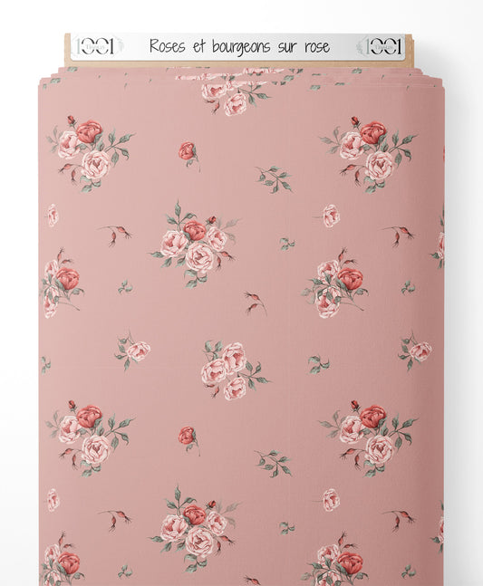 Tissu - Roses et bourgeons sur rose