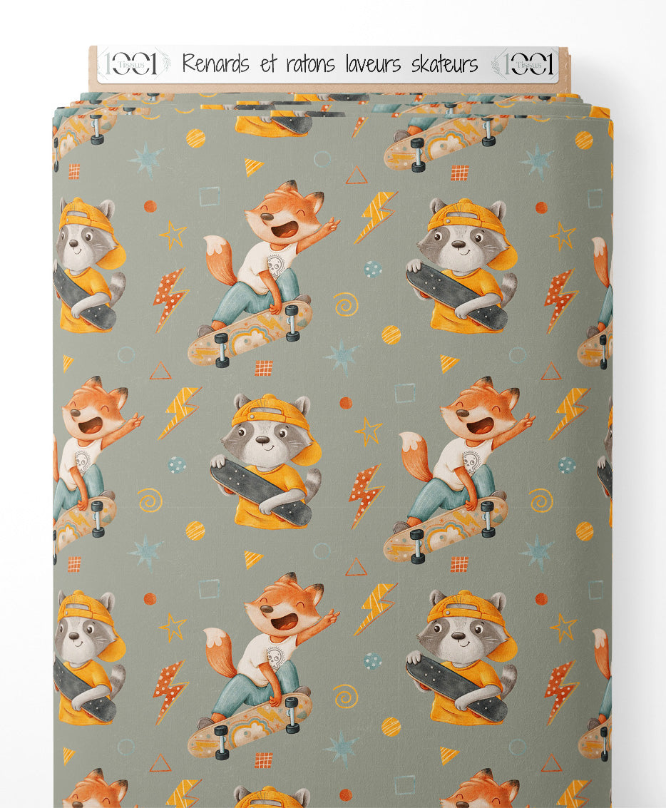 Tissu - Renards et ratons laveurs skateurs