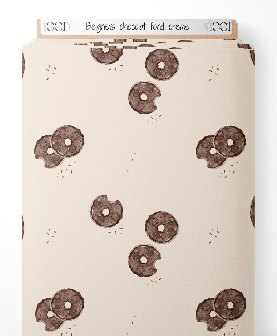 Tissu - Beignets chocolat fond crème