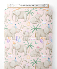 Tissu - Éléphants festifs sur rose