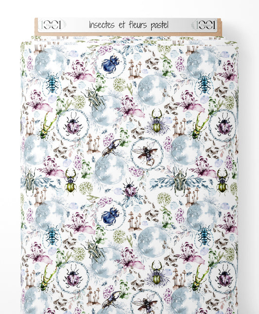 Tissu - Insectes et fleurs pastel