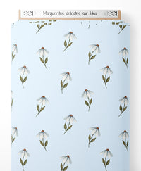Tissu - Marguerites délicates sur bleu