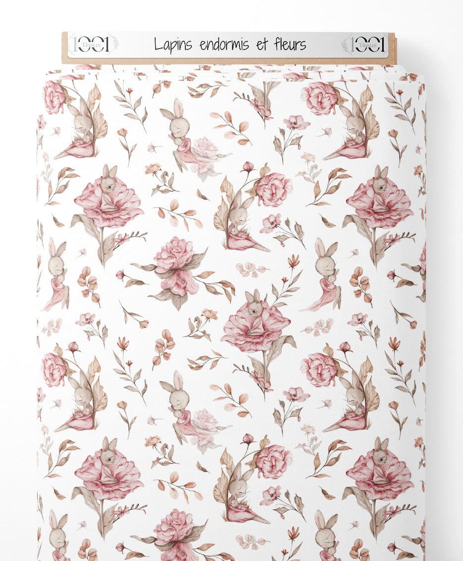 Tissu - Lapins endormis et fleurs
