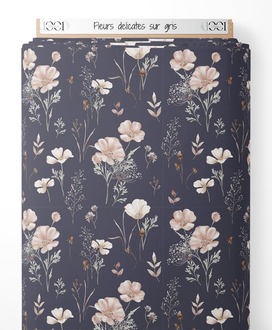 Tissu - Fleurs délicates sur gris