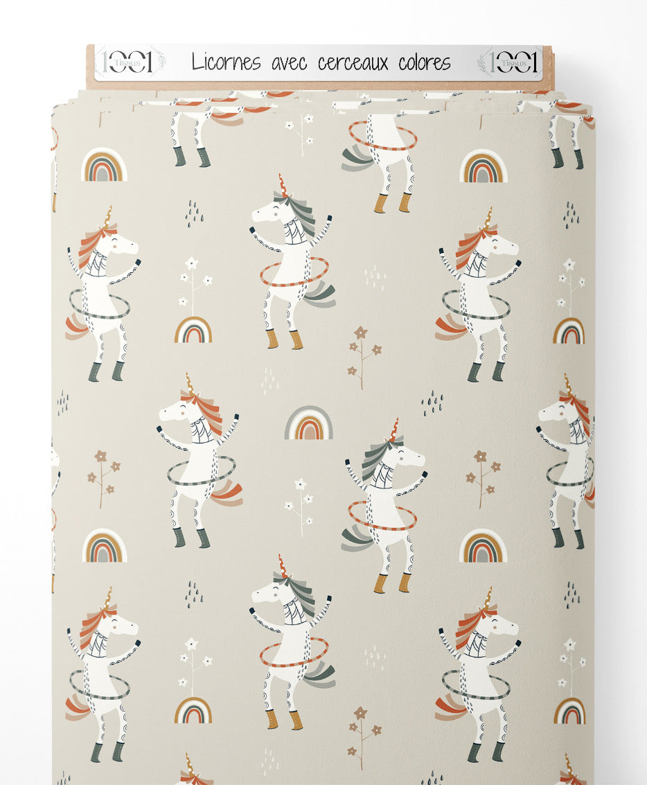 Tissu - Licornes avec cerceaux colorés