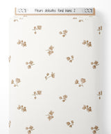 Tissu - Fleurs délicates sur fond blanc 2