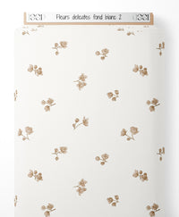 Tissu - Fleurs délicates sur fond blanc 2