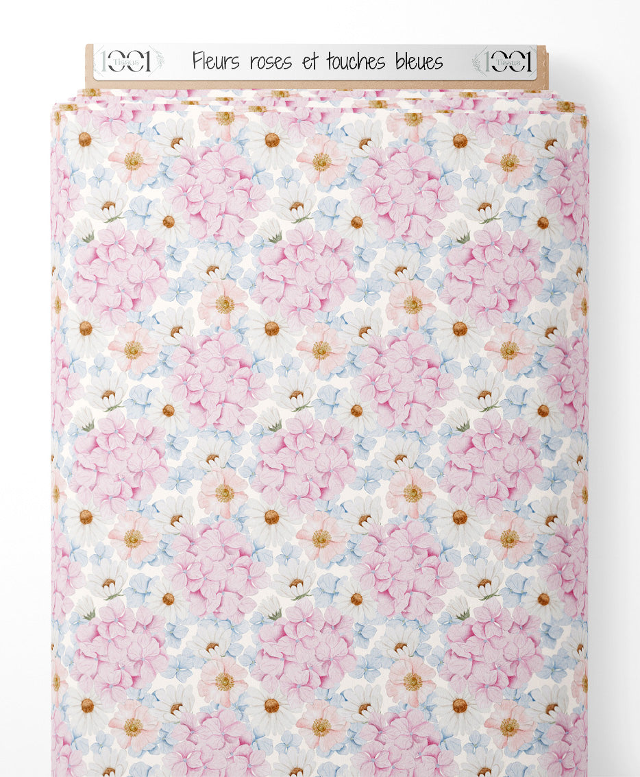 Tissu - Fleurs roses et touches bleues