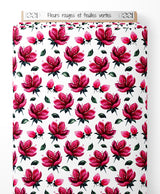 Tissu - Fleurs rouges et feuilles vertes