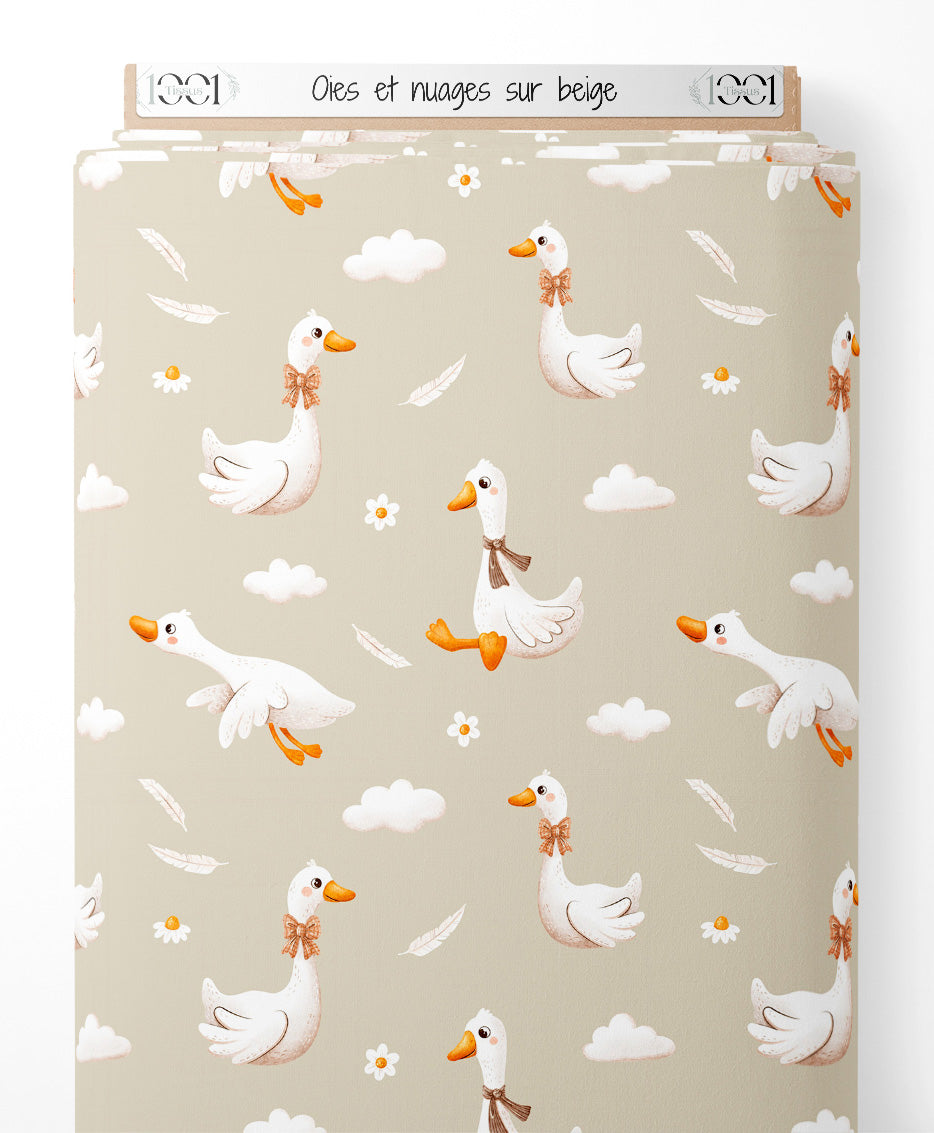 Tissu - Oies et nuages sur beige